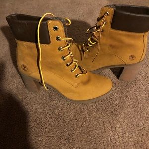 Timberland heel boots. size 6 excellent condition